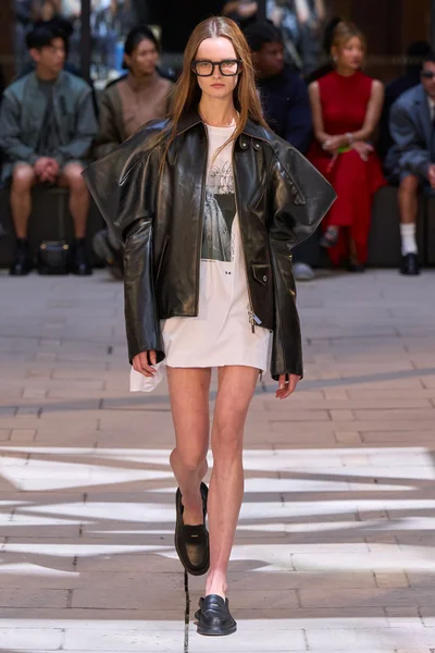 Look 2